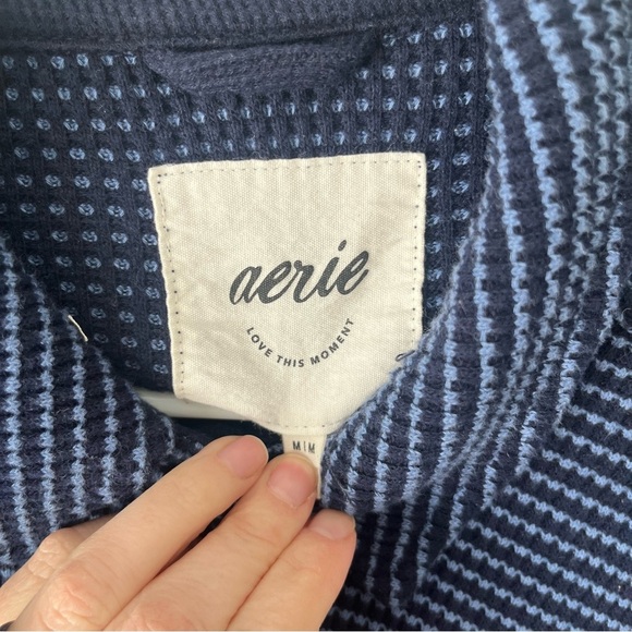 American Eagle Top Women's Medium LumberJane Waffle Shirt Blue Button Thermal - Picture 8 of 9